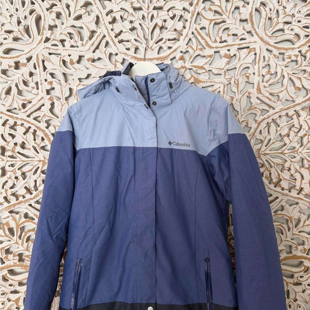 Columbia Two-Tone Light Blue and Navy Jacket